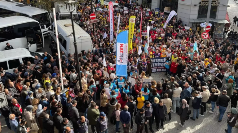 Aile Hekimlerinden Üç Günlük İş Bırakma Eylemi: Protesto Şiddetleniyor!