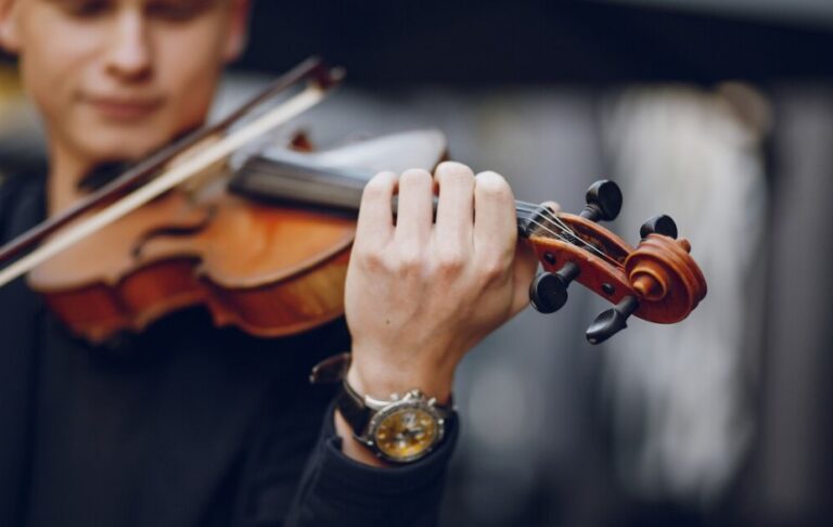 Müzik Tutkunlarına Özel Enstrüman Eğitimleri İle Sanata Adım Atın