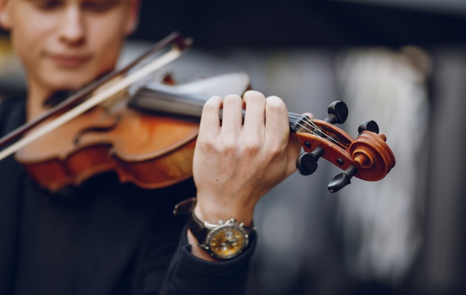 Müzik Tutkunlarına Özel Enstrüman Eğitimleri İle Sanata Adım Atın