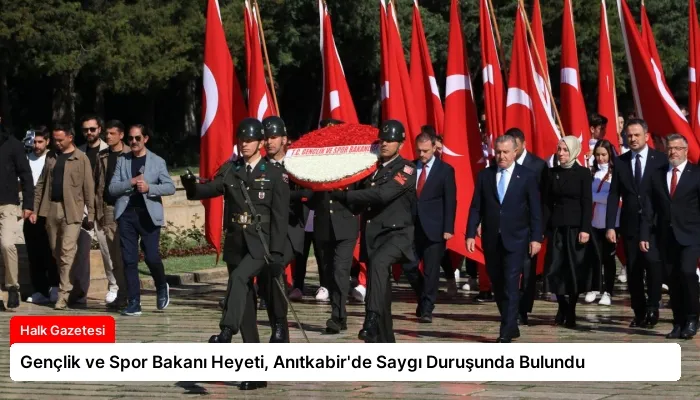 Gençlik ve Spor Bakanı Heyeti, Anıtkabir’de Saygı Duruşunda Bulundu