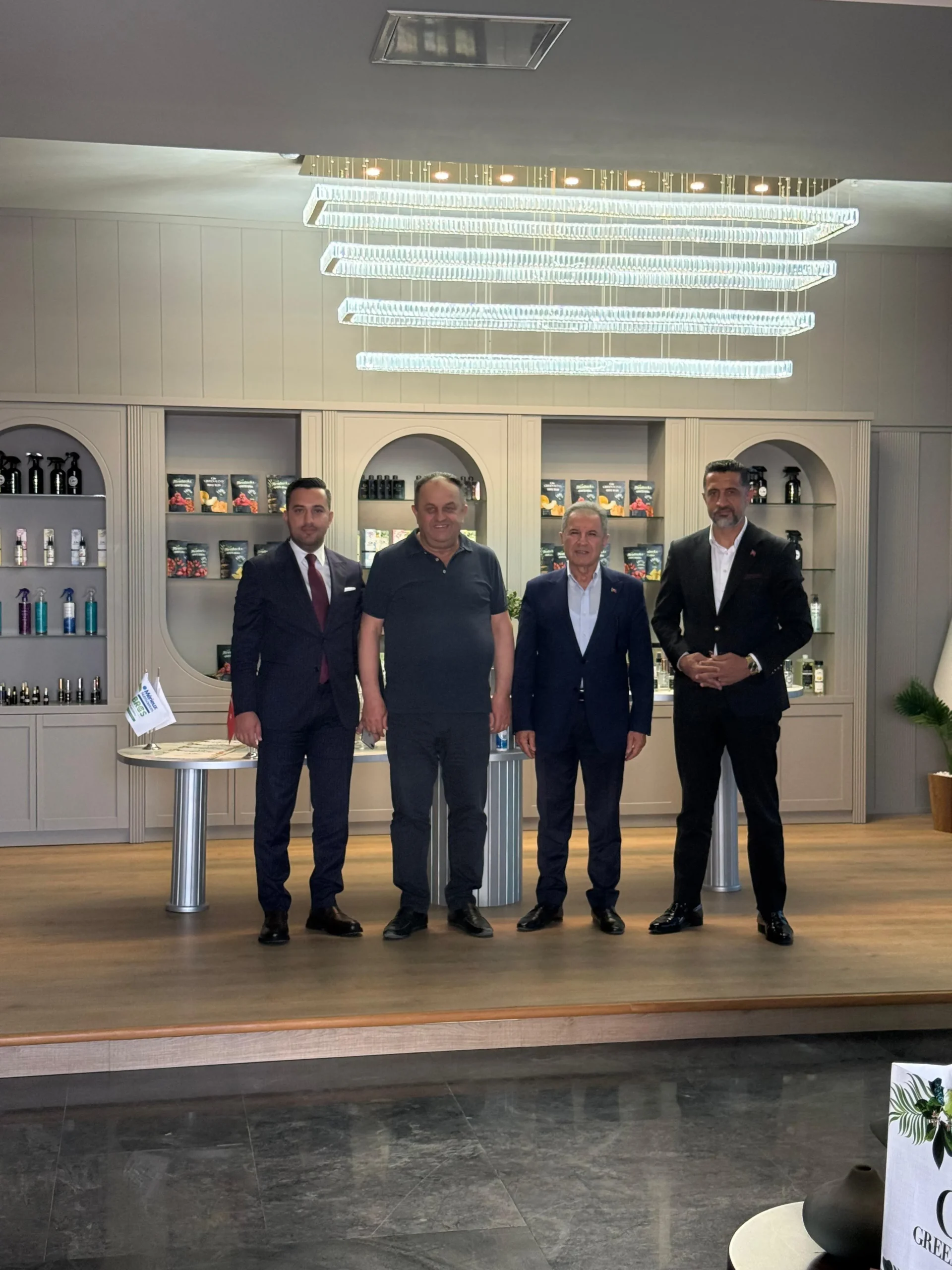 Bölge Sanayisinde Stratejik Güç Birliği: Abdullah Şendur ile Bitki Vadisi Arasında Kapsamlı Tedarik Anlaşması İmzalandı